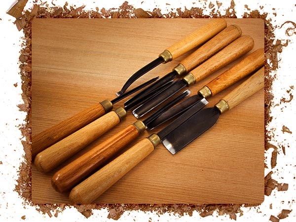 Caring For Wood Carving Tools BB 50 50 Pic 4 An image of clean wood carving gouges and tools.